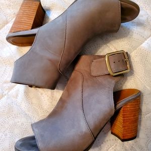 Vionic Grey Booties